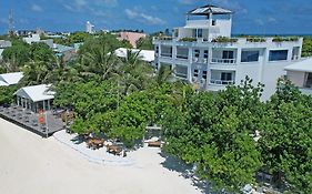 Rashu Hiyaa Hotel